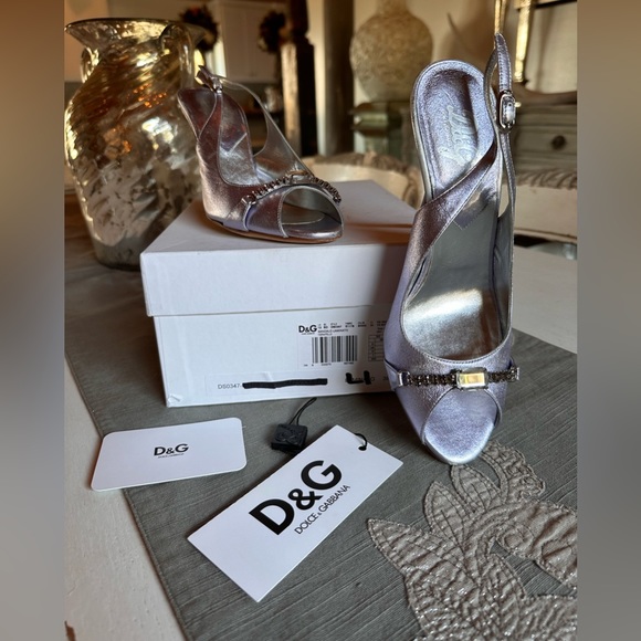 D&G - Dolce and Gabbana Metallic Violet Heels - Picture 12 of 12